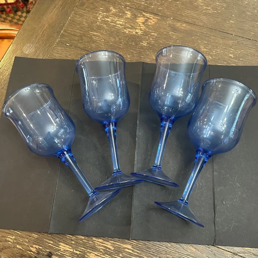 Pottery Barn 4 Piece Outdoor Polycarb Synthetic‎ Water Wine Goblets New